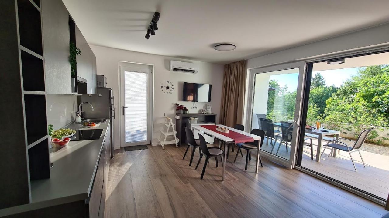 Vila Primorka Apartmani Oleander Šilo Buitenkant foto