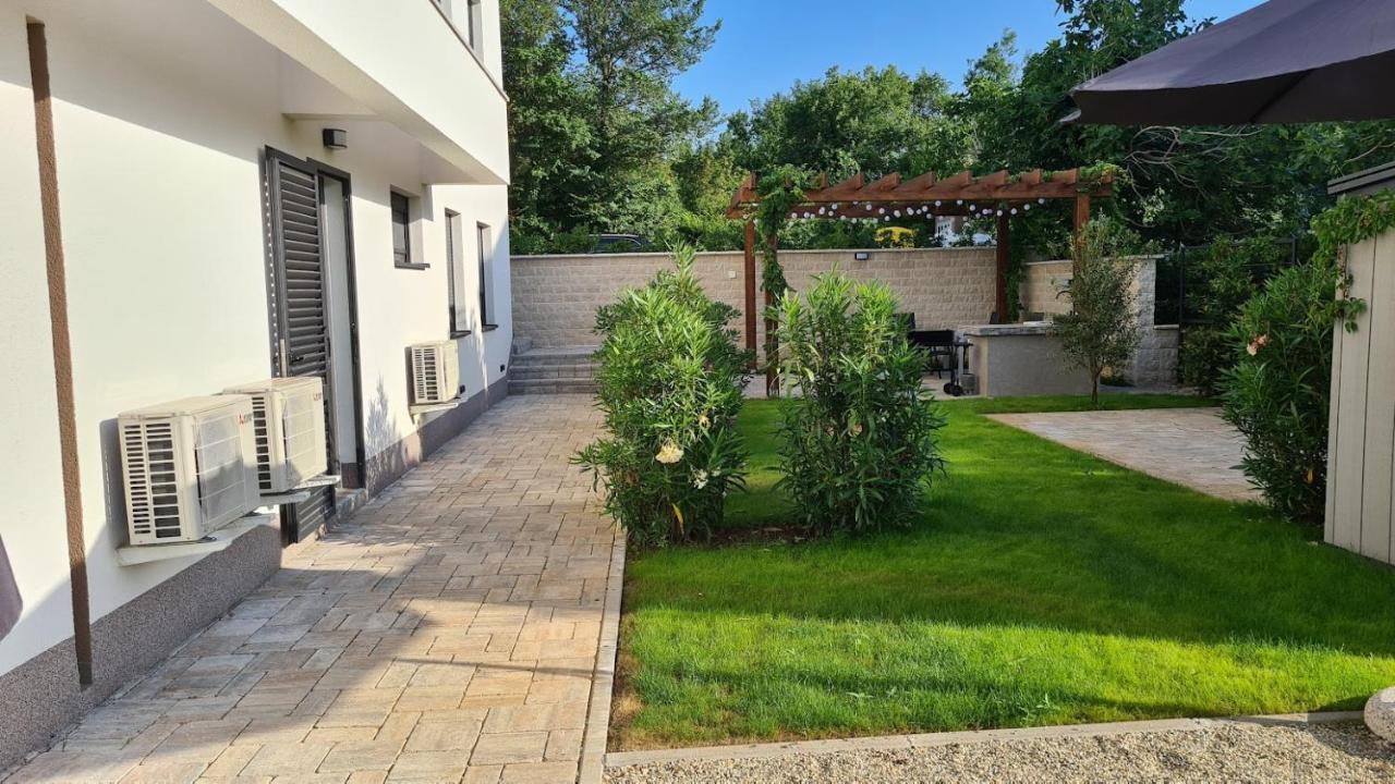 Vila Primorka Apartmani Oleander Šilo Buitenkant foto