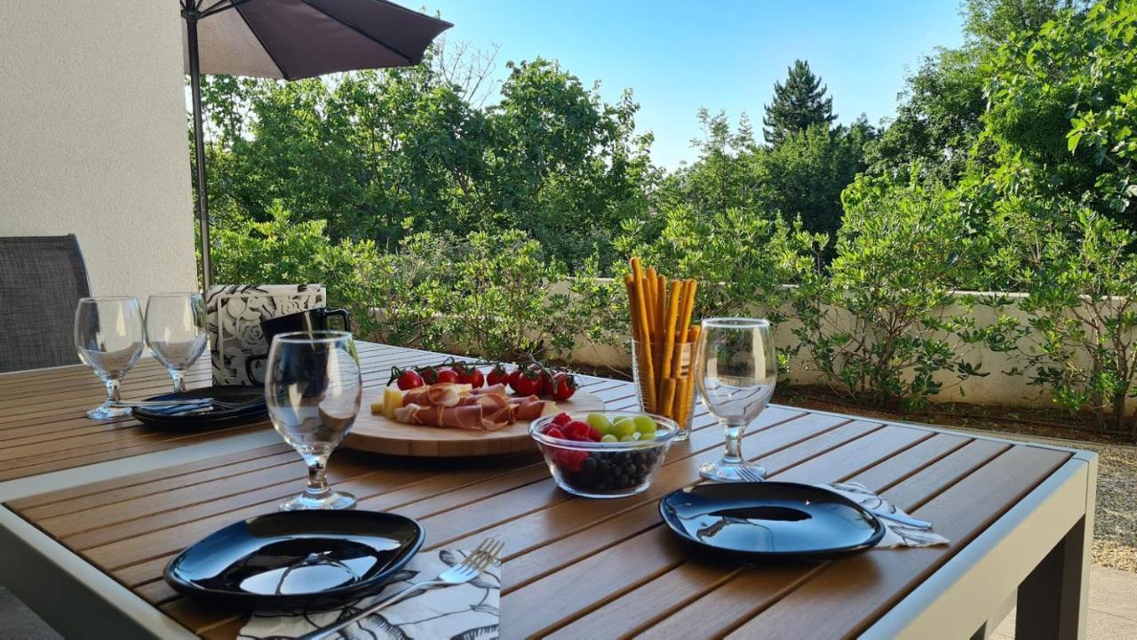 Vila Primorka Apartmani Oleander Šilo Buitenkant foto